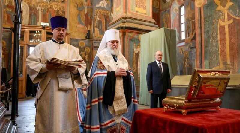 Orthodox clergy and officials attend relic ceremony during Russia Ukraine war